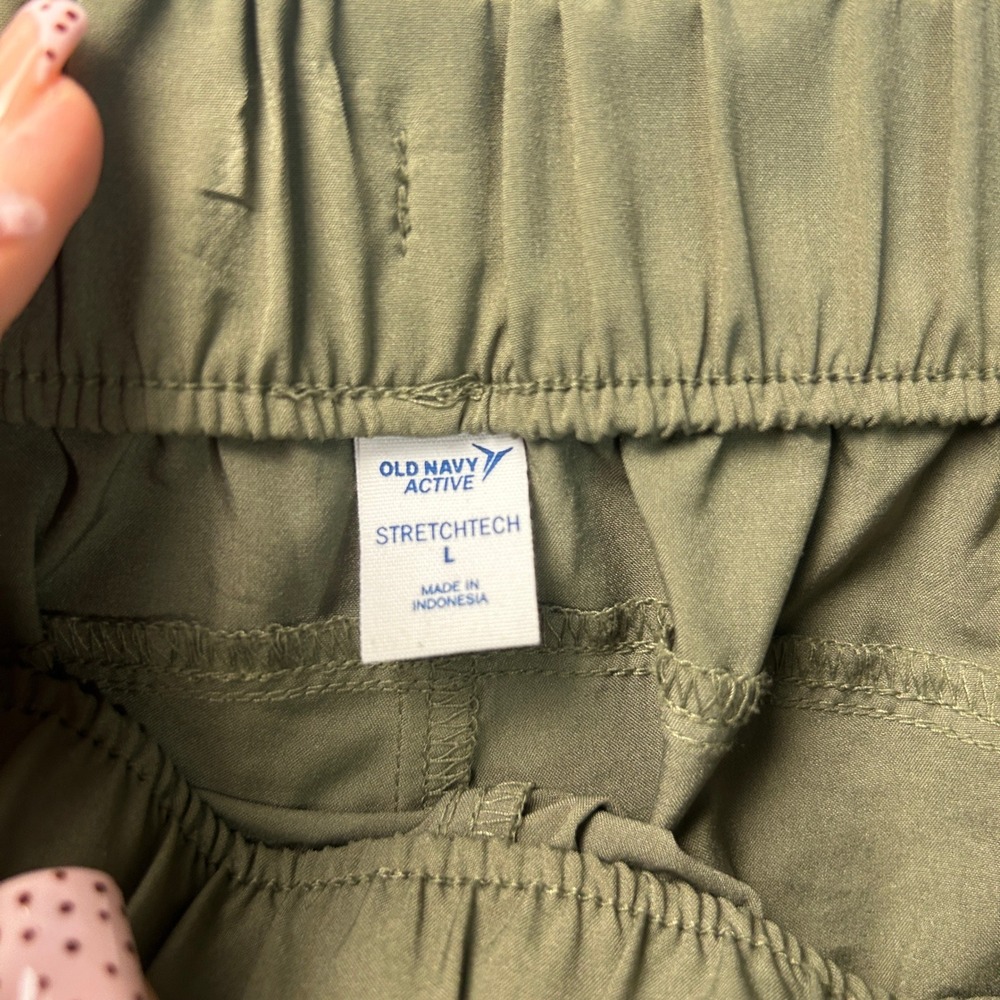 Old Navy Athletic Hiking Pants StretchTech Womens Large Olive Green Cropped - Picture 3 of 11